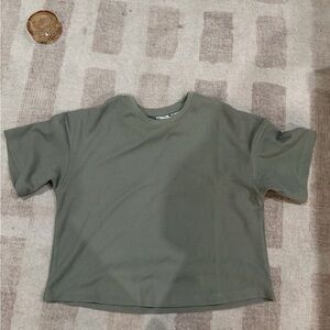 H&M Olive Short Sleeve Tee. Size small